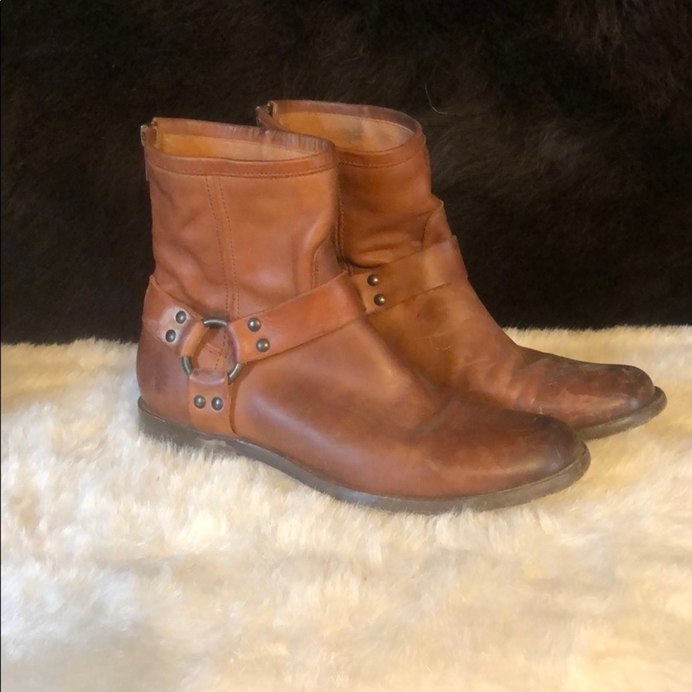 Frye boots 7.5b (2490)